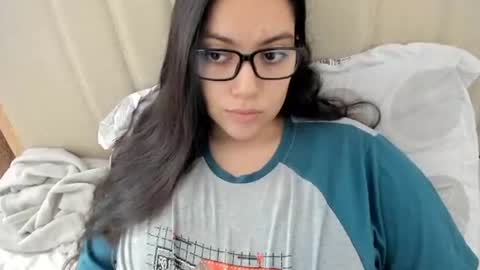 lara online show from 03/06/26, 02:46