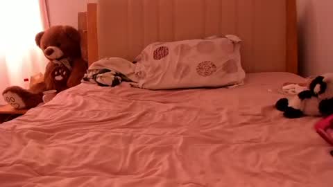 lara online show from 04/09/26, 05:29