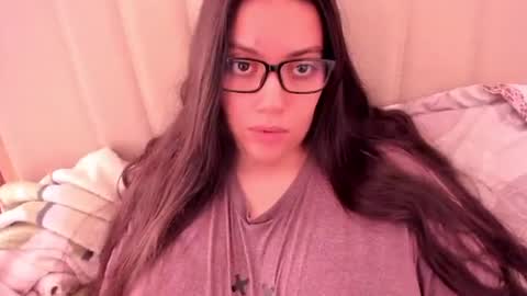 lara online show from 04/19/26, 02:27