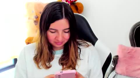 Lara online show from 04/22/26, 08:43