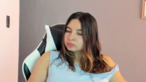 Lara online show from 07/18/26, 02:21