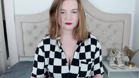 LaraFlirt online show from 02/05/25, 10:33