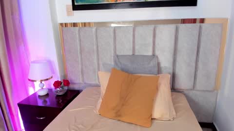 Snapshot of laragoldd chatting on 12/14/24, 03:51 Lara Gold online show from 12/14/24, 03:51