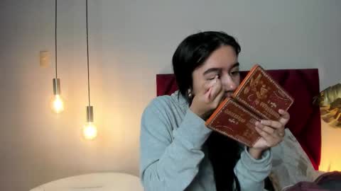 Snapshot of laragoldd chatting on 11/23/25, 02:06 Lara Gold online show from 11/23/25, 02:06