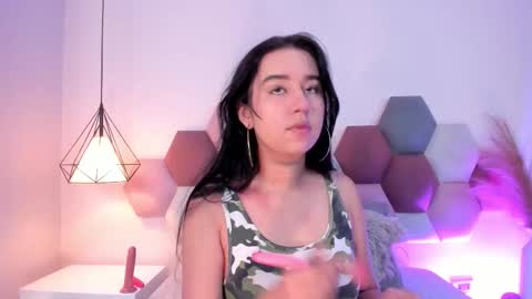 Snapshot of laragoldd chatting on 12/03/25, 12:51 Lara Gold online show from 12/03/25, 12:51