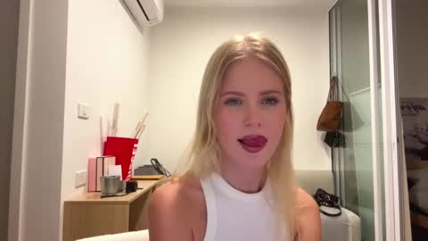 Stella online show from 02/06/26, 10:18