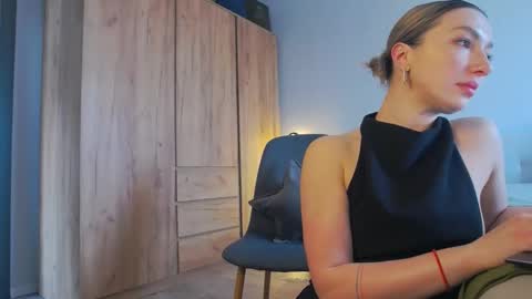 Snapshot of larakanes chatting on 03/10/25, 11:53 LaraKanes online show from 03/10/25, 11:53