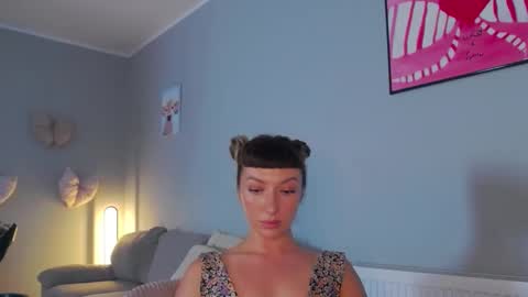 Snapshot of larakanes chatting on 09/24/25, 11:02 LaraKanes online show from 09/24/25, 11:02