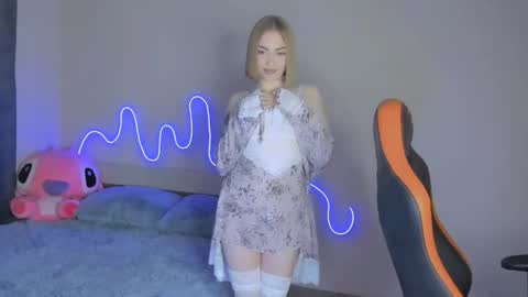 LaraKrein lk online show from 11/24/25, 03:23