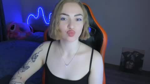 Snapshot of larakrein_lk chatting on 05/04/26, 03:52 LaraKrein lk online show from 05/04/26, 03:52