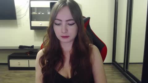 Snapshot of laralianna chatting on 02/17/25, 06:48 Laralianna online show from 02/17/25, 06:48