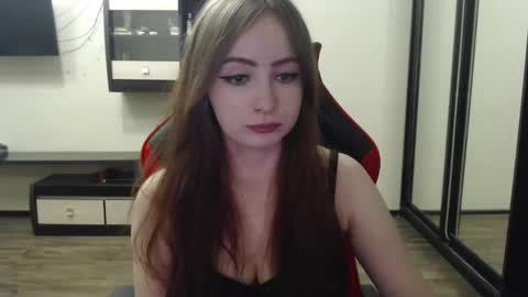 Snapshot of laralianna chatting on 02/18/25, 06:47 Laralianna online show from 02/18/25, 06:47