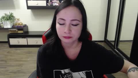 Snapshot of laralianna chatting on 09/25/25, 03:05 Laralianna online show from 09/25/25, 03:05