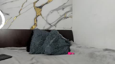 laralmanza online show from 04/19/26, 01:32