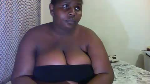 Snapshot of laralovex chatting on 12/03/24, 06:49 laralovex online show from 12/03/24, 06:49