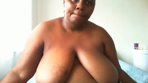 Snapshot of laralovex chatting on 03/16/26, 09:46 laralovex online show from 03/16/26, 09:46