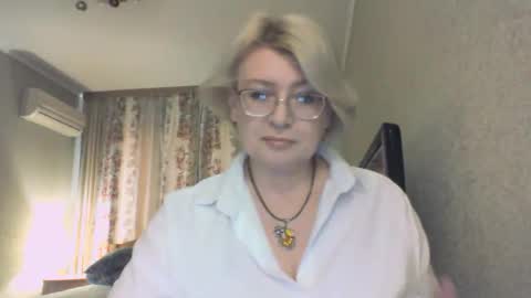 laramrs online show from 12/14/25, 11:04