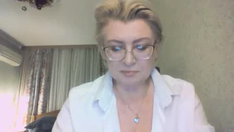 laramrs online show from 12/15/25, 05:06