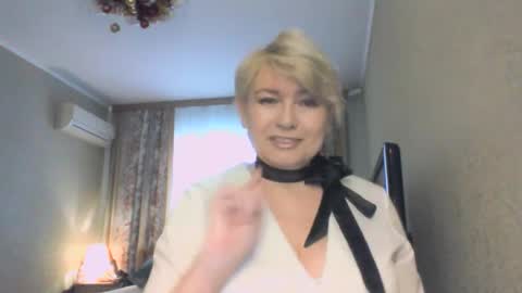 Snapshot of laramrs chatting on 01/18/26, 11:14 laramrs online show from 01/18/26, 11:14