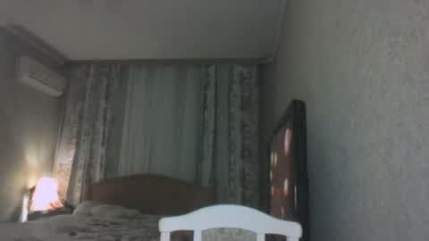 laramrs online show from 04/18/26, 07:58