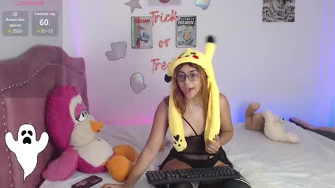 laramucci online show from 10/31/25, 07:59