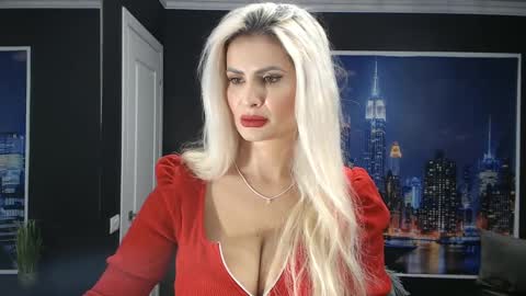 Snapshot of laras_moans chatting on 12/02/24, 07:03 laras_moans online show from 12/02/24, 07:03