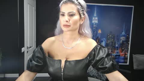 Snapshot of laras_moans chatting on 12/03/24, 08:27 laras_moans online show from 12/03/24, 08:27