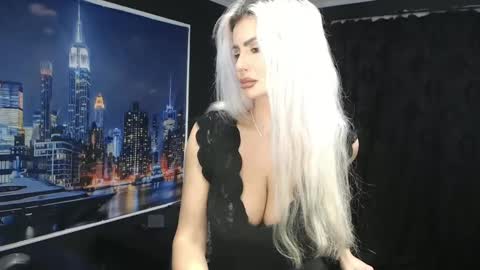 Snapshot of laras_moans chatting on 12/07/24, 08:00 laras_moans online show from 12/07/24, 08:00