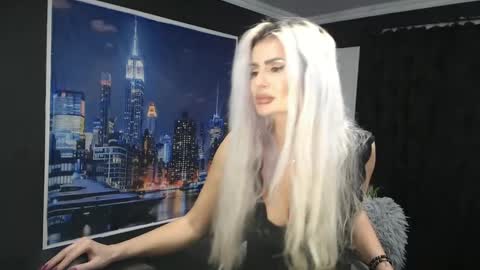 Snapshot of laras_moans chatting on 12/07/24, 11:07 laras_moans online show from 12/07/24, 11:07