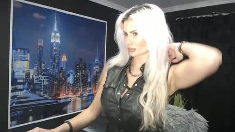 Snapshot of laras_moans chatting on 12/08/24, 09:02 laras_moans online show from 12/08/24, 09:02