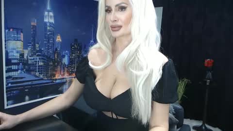 Snapshot of laras_moans chatting on 02/01/25, 08:50 laras_moans online show from 02/01/25, 08:50