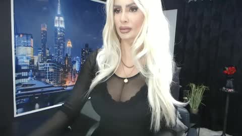 Snapshot of laras_moans chatting on 02/02/25, 08:35 laras_moans online show from 02/02/25, 08:35