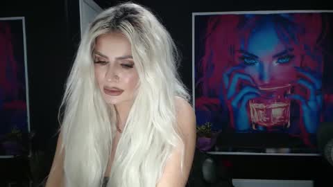 laras_moans online show from 11/14/25, 08:57