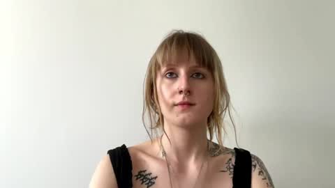 Lara online show from 07/13/26, 03:48