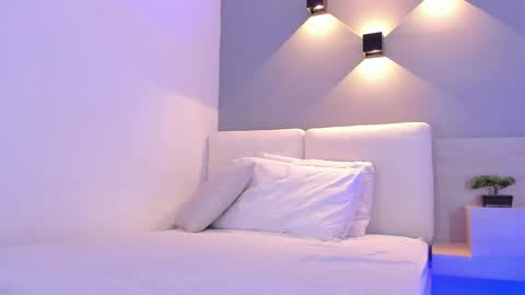 Laura online show from 09/17/25, 11:28