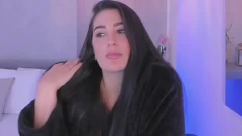 Snapshot of laravillalobos chatting on 06/11/26, 02:53 Laura online show from 06/11/26, 02:53