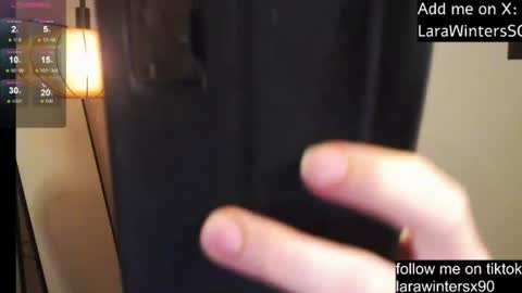 larawinters online show from 07/22/26, 07:05