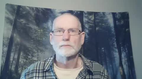 Snapshot of larbie chatting on 12/08/24, 03:00 Larbie online show from 12/08/24, 03:00