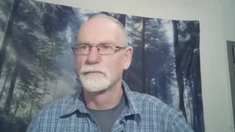 Snapshot of larbie chatting on 12/26/24, 11:32 Larbie online show from 12/26/24, 11:32