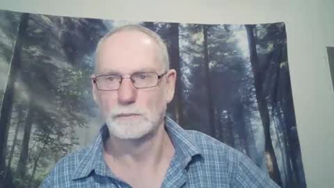 Snapshot of larbie chatting on 01/10/25, 11:11 Larbie online show from 01/10/25, 11:11