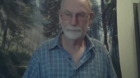 Snapshot of larbie chatting on 01/19/25, 11:45 Larbie online show from 01/19/25, 11:45