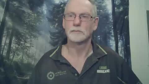 Snapshot of larbie chatting on 01/27/25, 11:43 Larbie online show from 01/27/25, 11:43
