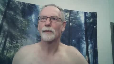 Snapshot of larbie chatting on 02/14/25, 01:02 Larbie online show from 02/14/25, 01:02