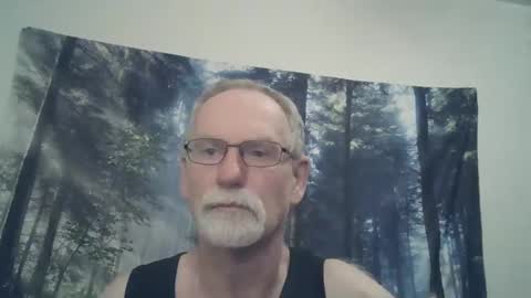Snapshot of larbie chatting on 02/15/25, 01:38 Larbie online show from 02/15/25, 01:38
