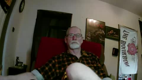 Snapshot of larbie chatting on 11/01/25, 02:24 Larbie online show from 11/01/25, 02:24