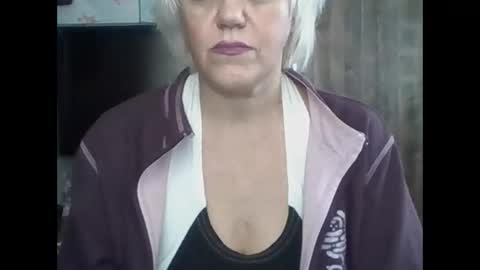 larisaq4ugo24 online show from 09/30/25, 07:57