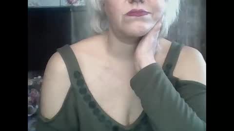 larisaq4ugo24 online show from 10/31/25, 08:37