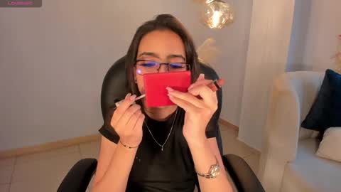 Larisa Smirnov online show from 11/05/25, 04:45