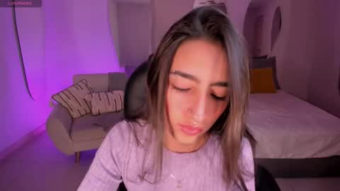 Larisa Smirnov online show from 12/03/25, 03:36