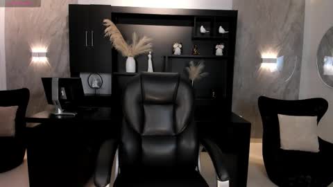 Larisa Smirnov online show from 01/18/26, 03:43